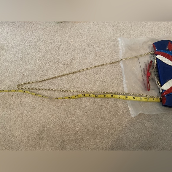 Danielle Nicole Snow White bag - Picture 13 of 13